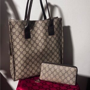 Gucci Cream and Brown Tote Bag with Monogram Pattern